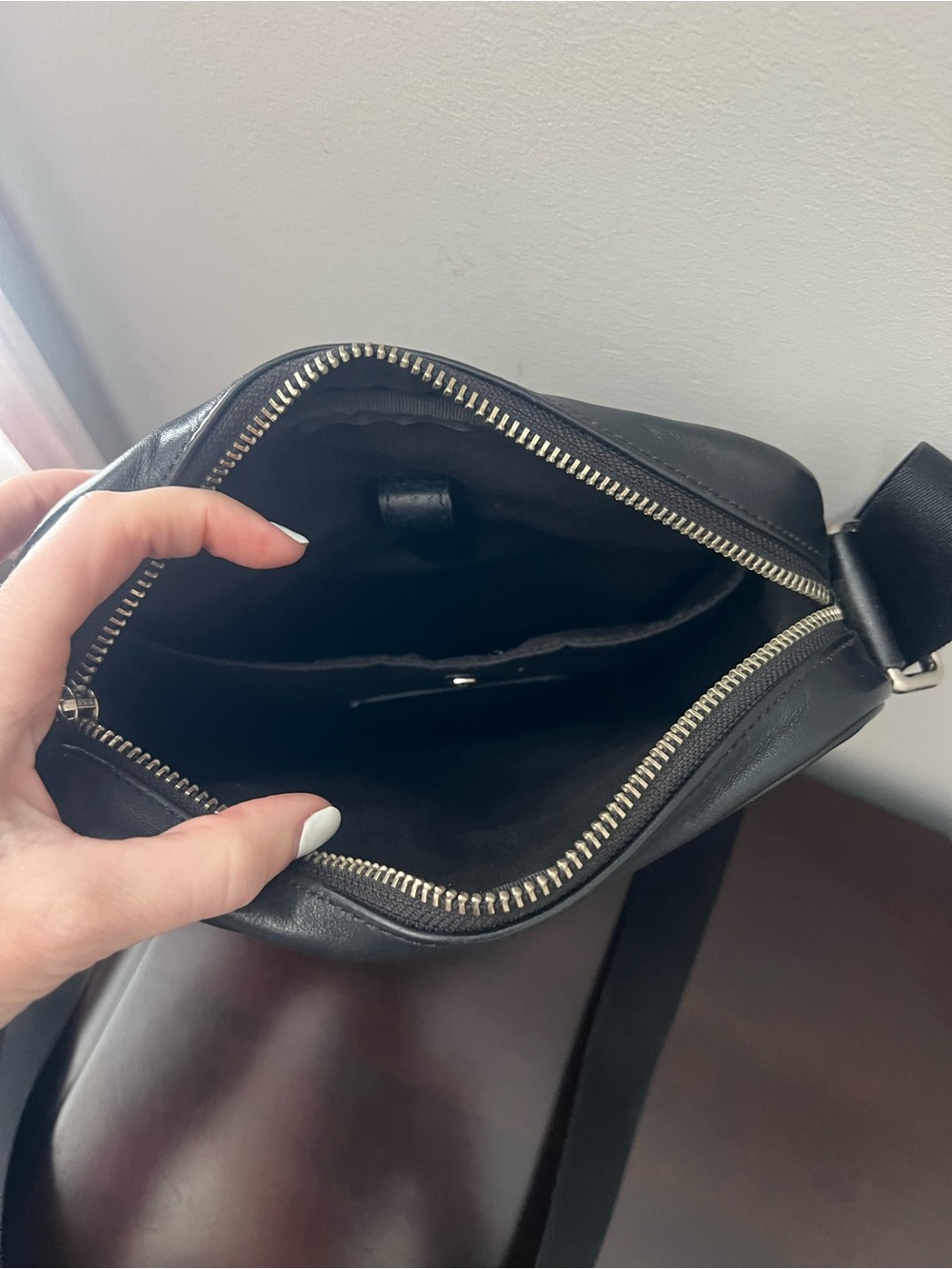 CoachWorld Black Signature Crossbody Bag - Picture 2 of 7